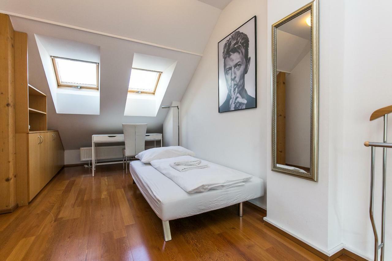 Attic Apartment By Wenceslas Square Prag Eksteriør billede